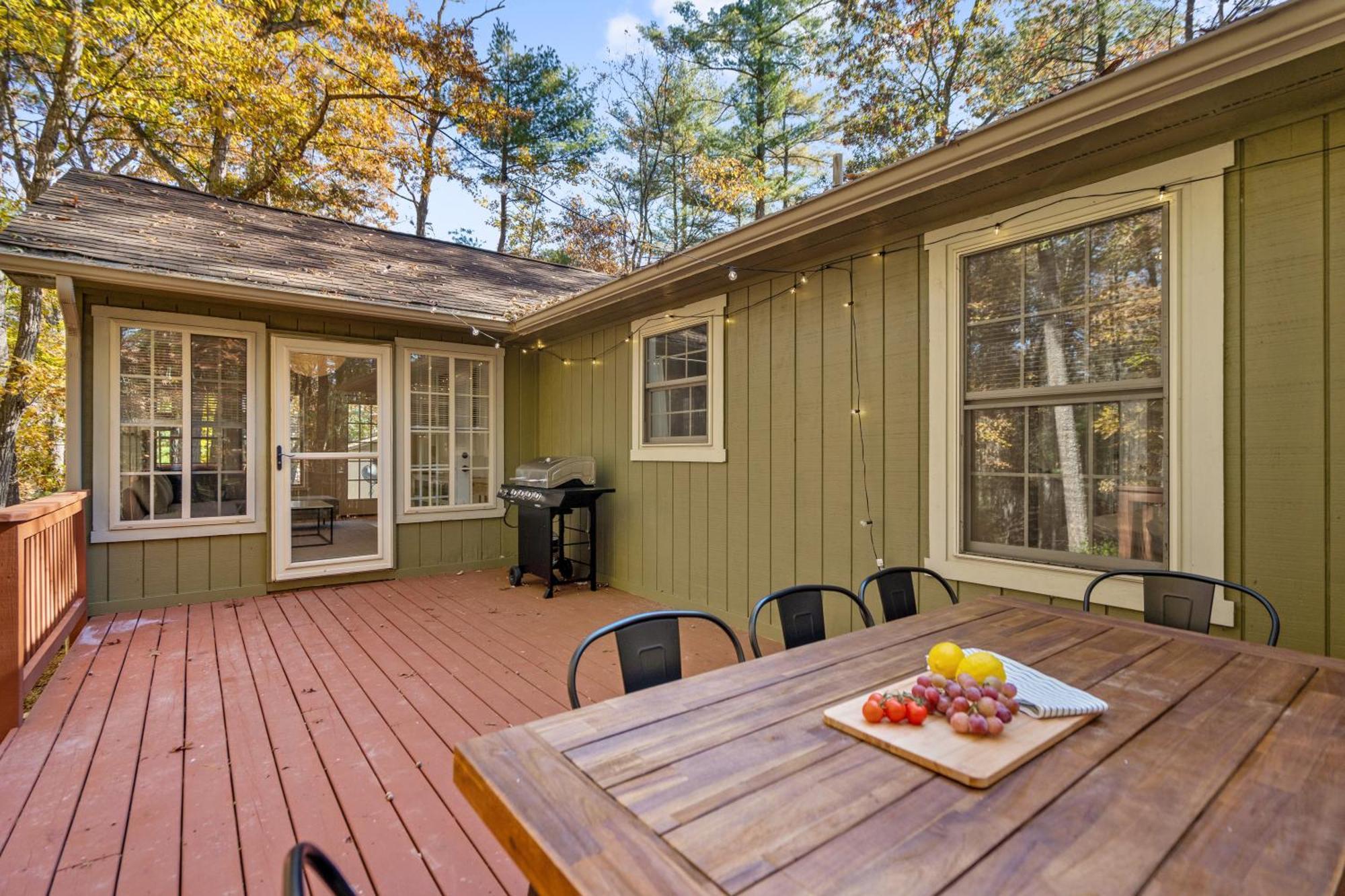 Emerald W/hot Tub, Firepit, Lake, Skiing Basye